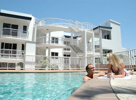 Aparthotel Ocean Vista On Alex Alexandra Headland Esterno foto