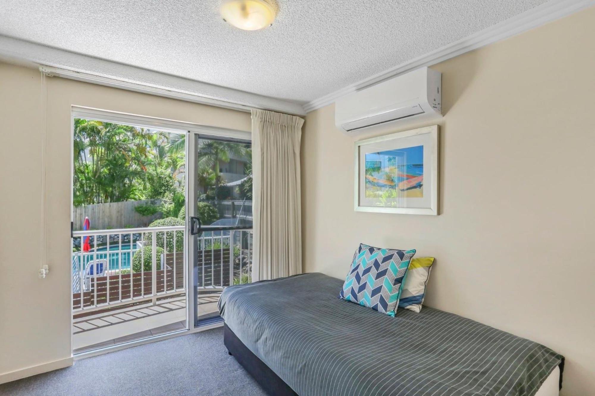 Aparthotel Ocean Vista On Alex Alexandra Headland Esterno foto