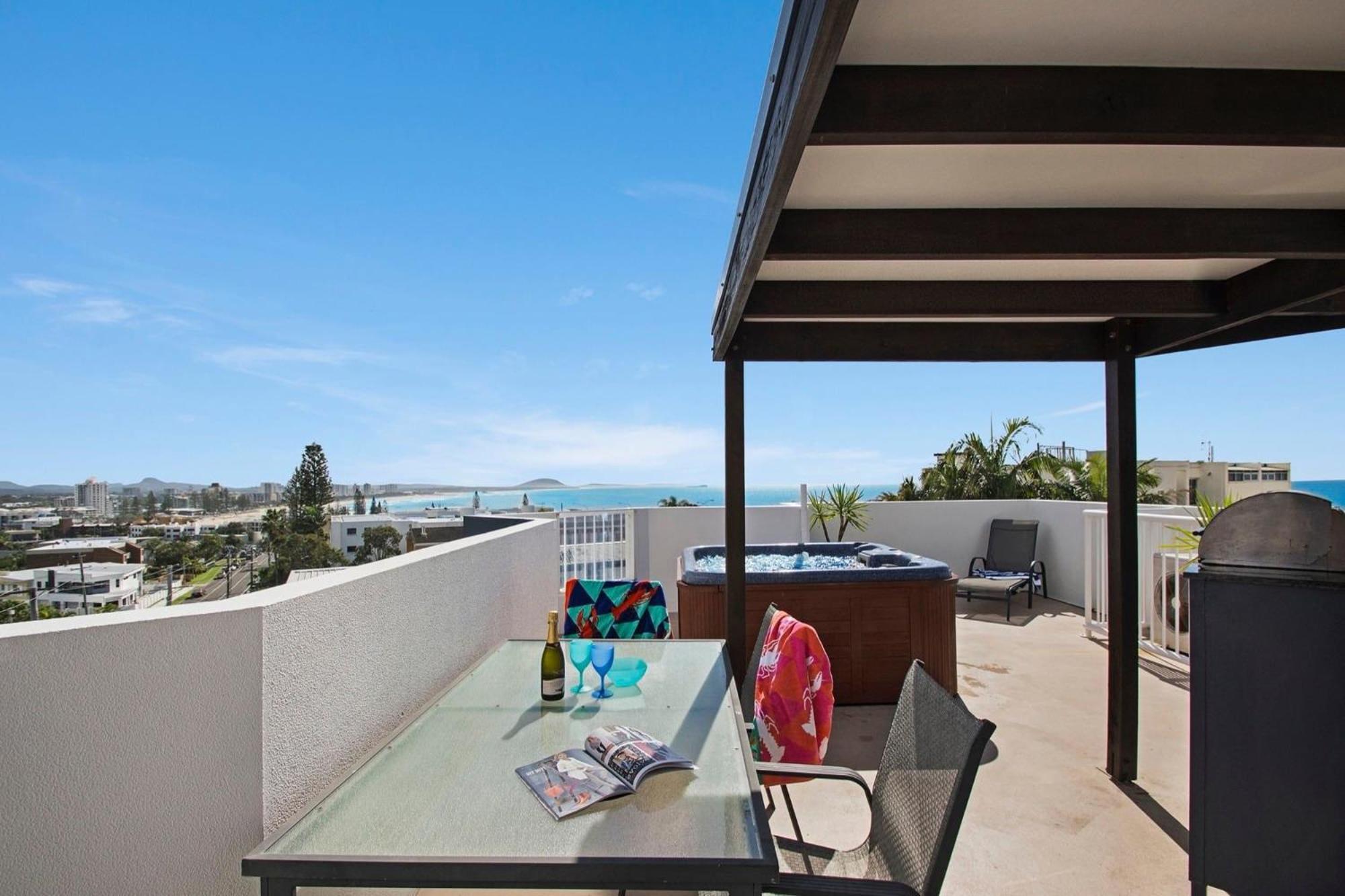 Aparthotel Ocean Vista On Alex Alexandra Headland Esterno foto