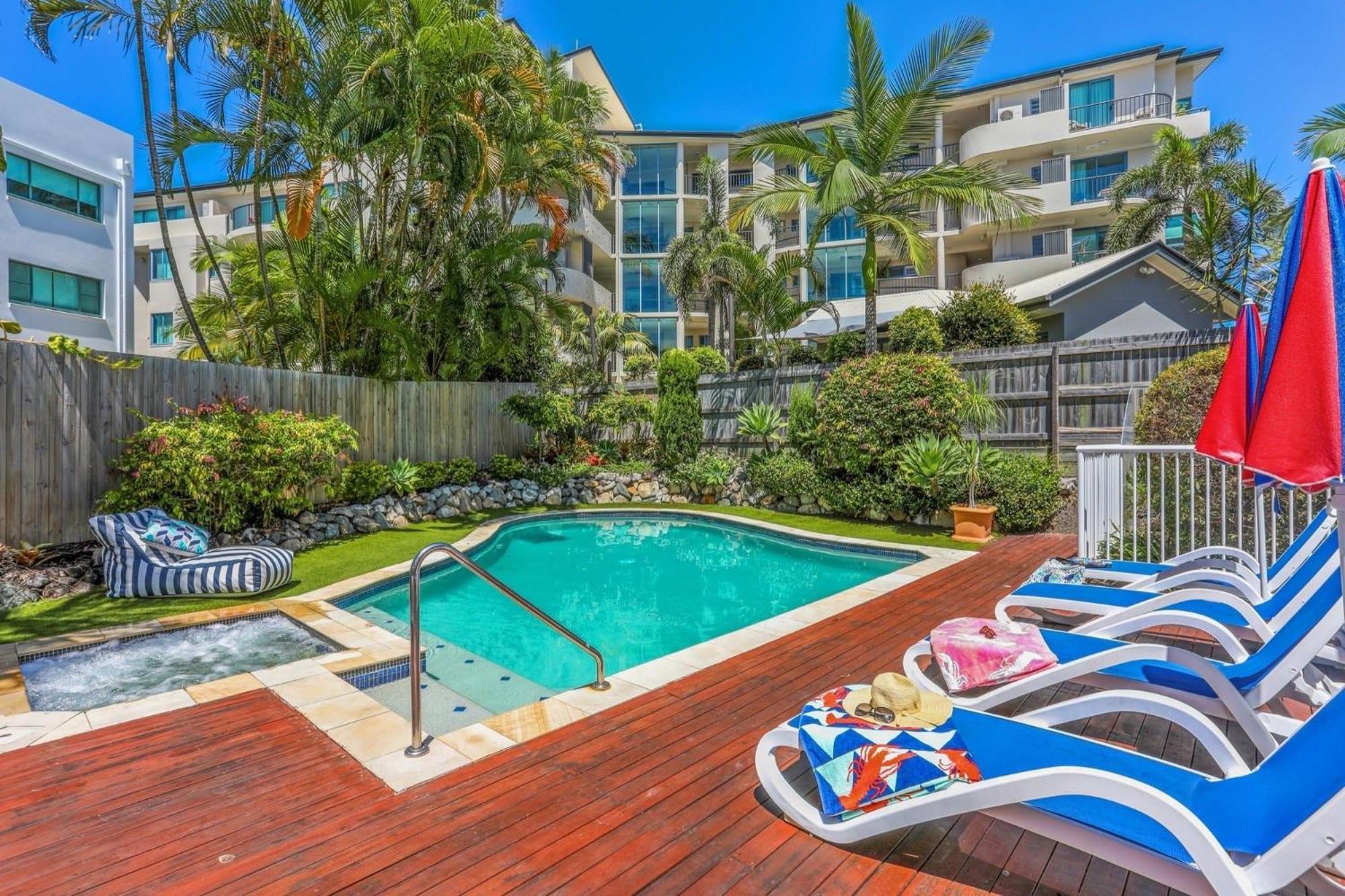 Aparthotel Ocean Vista On Alex Alexandra Headland Esterno foto