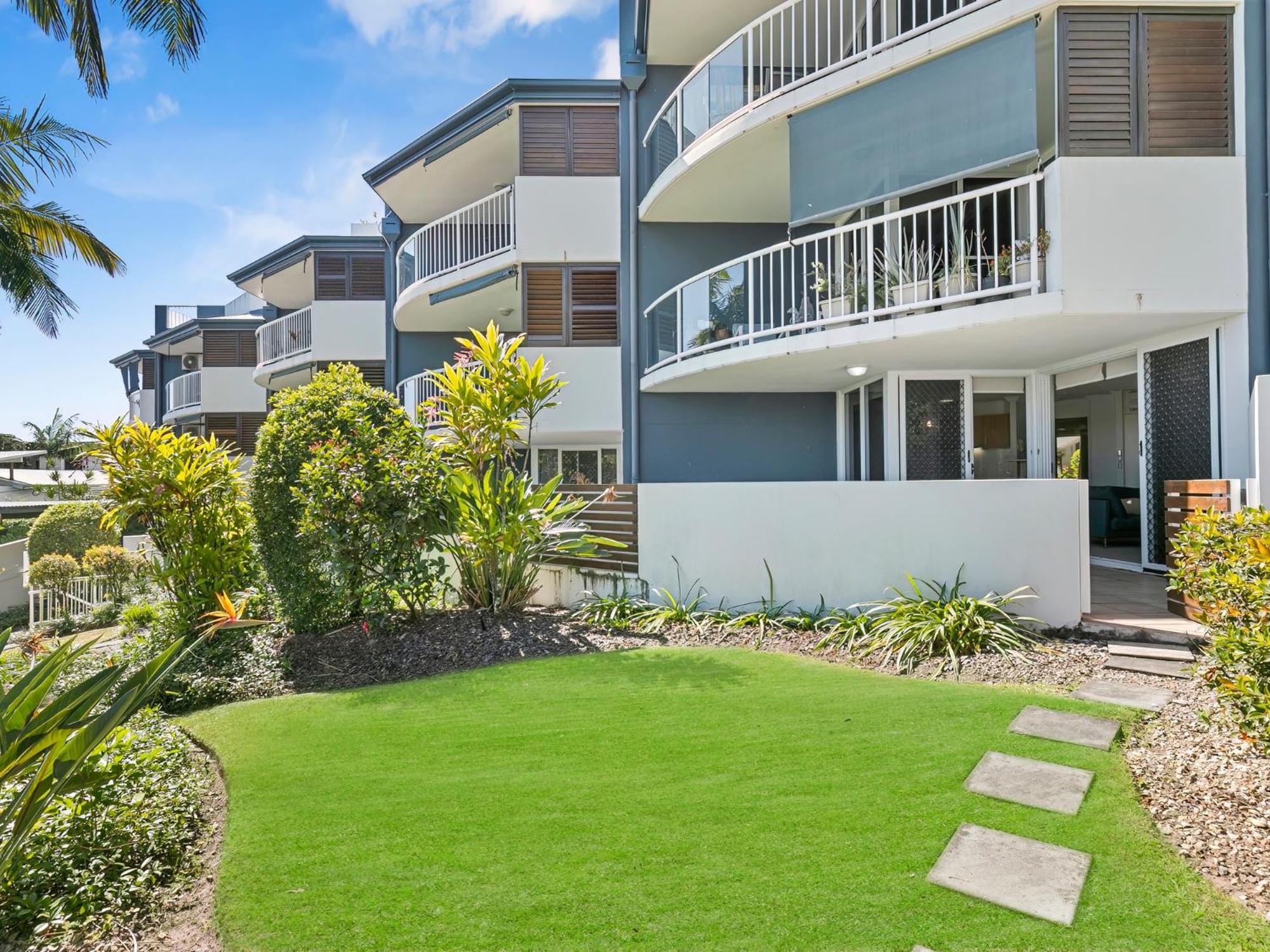 Aparthotel Ocean Vista On Alex Alexandra Headland Esterno foto