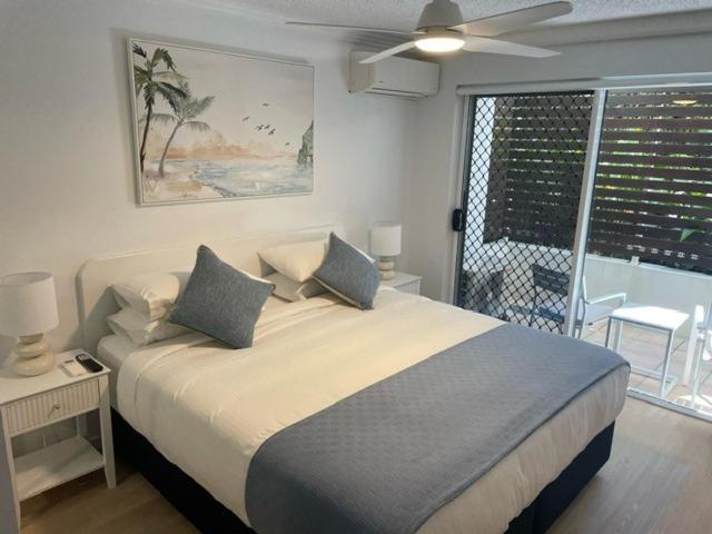 Aparthotel Ocean Vista On Alex Alexandra Headland Esterno foto